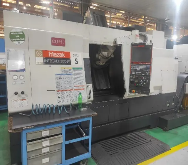 Centro – de Torneamento Mazak — Usinagem CNC